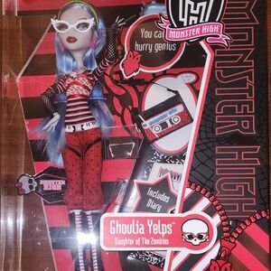 Monster High Ghoulia Yelps in Red and Black Ensemble